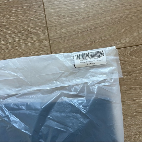 NWT Quince Mongolian Cashmere Full-Zip HoodieTrue Navy Size Medium - Picture 8 of 8